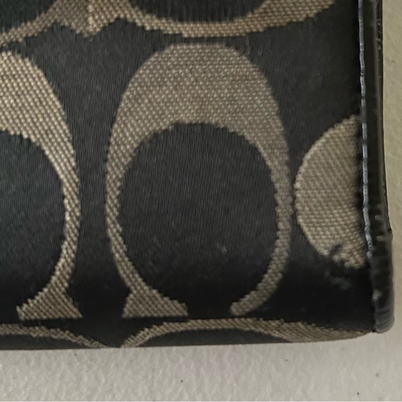 Coach Alexandra Signature Slim black and gray wallet. - Picture 9 of 9